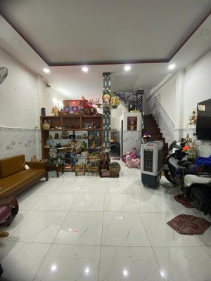 tôi cần bán nhà trần bình trọng, quận 5 - 5.5x10m| 3 tầng nhà siêu mới