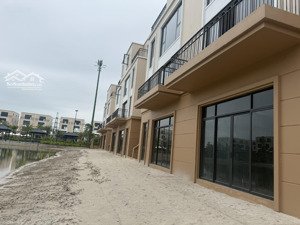 chuyển nhượng biệt thự quý tộc 200m2 vinhomes vũ yên