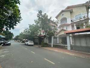 cho thuê nhà kdc trung sơn 8x20m đường lớn nhà đẹp, giá 40 tr/tháng