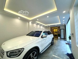 hoa hậu thạch bàn ô tô ngủ trong nhà , lô góc , 6 tầng thang máy . gần aeon