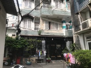 bán nhà võ văn kiệt 66m² 1 tầng - 14 tỷ - nhà hẻm ô tô căn góc trung tâm quận 1