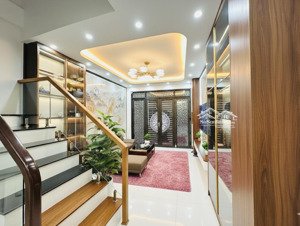 hàm_nghi , nhà đẹp đón tết 40m full nội thất , 20m ra ô tô tránh 9,98tỷ.