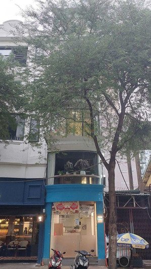 nhà mặt tiền 5 lầu lê thánh tôn gần nhà hát thành phố, quận 1