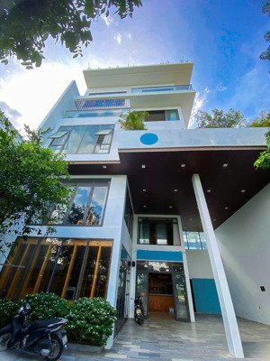 siêu phẩm tòa nhà 4 trong 1 giảm 3 tỷ, căn hộ, nhà hàng, văn phòng, penhouse view sông tp đà nẵng