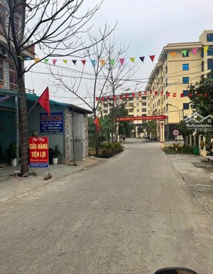 3 tỷ đất cổ đông gần tomodachi làng mít vài phút ra lục quân -có cả view hồ