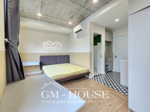 studio cửa sổ lớn, ban công full nội thất ngay nguyễn văn đậu, gần phan xích long
