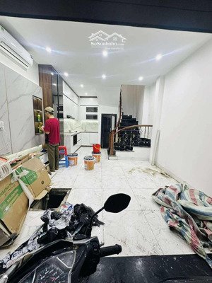 bay nhanh ! bán nhà đội cấn - lõi ba đình - 10m ra phố - oto đỗ cửa - nhà mới đẹp full nội thất !