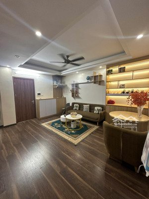 cho thuê căn hộ chung cư 2pn, 75m2, nội thất cơ bản tại phúc hưng 1, phố nối, giá 6.4tr/tháng