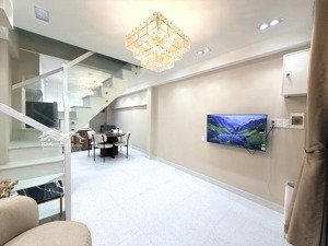 đinh bộ lĩnh,giáp ngã tư hàng xanh,tặng full nội thất nhà mới ở liền chỉ nhỉnh 5 tỷ