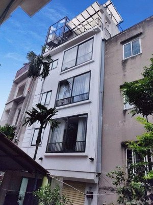 nhà ngọc thụy 35m,5 tầng giá 6,5 tỷ 3 bước chân ô tô tránh đỗ ngày đêm,mặt tiền rộng