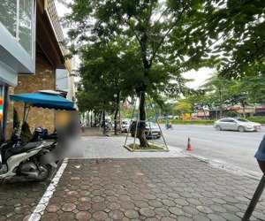 tòa nhà đẳng cấp - phố võ chí công - 400m2x9 tầng - thang máy - vỉa hè. giá: 173 tỷ