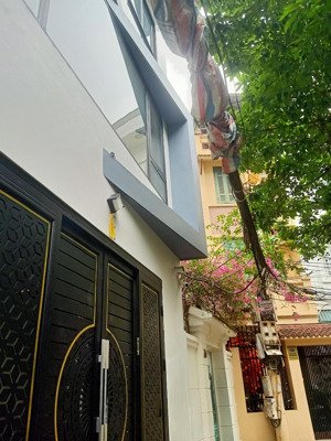 bán gấp nhà minh khai - hai bà trưng- 50m - 3 tầng - 2 phòng ngủ