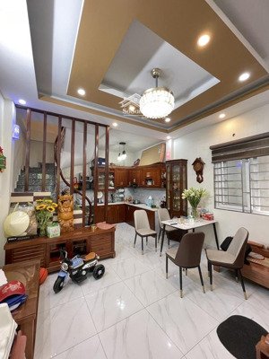 bán nhà thạch bàn - long biên, dân xây - diện tích rộng - 2 mặt thoáng - 4 phòng ngủ