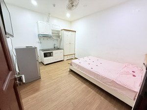 cho thuê chdv ngay coop trường sa q3 2 phút đi bộ full nội thất, ở ngay được