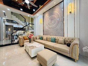 chị thắm kẹt vốn bán nhà có sổ đường phạm văn chiêu gò vấp, có hđ thuê 15tr/th, chỉ còn 2ty5,hxh