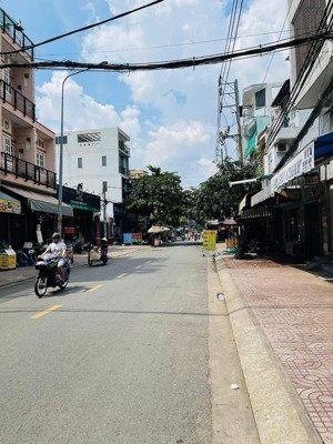 nhà mặt tiền bông sao quận 8 - 5 tầng - diện tích 70m2 - ngang 4,5m - chỉ 14 tỏi nhỉnh.