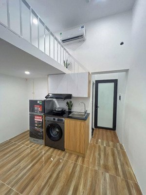 chính kinh, thanh xuân. dt 38m² x 5 tầng, mt 3,3m, giá 8,6 tỷ. 7 phòng khép kín, dòng tiền ổn định.