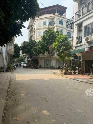 bán nhà 5 tầng thang máy khu phân lô lai xá, 51m .5t . mt 5m nhà dân xây mới