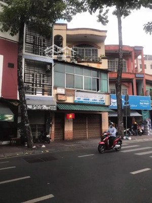 bán nhà hoàng sa 68m 3 tầng - 23 tỷ - mặt phố kinh doanh đỉnh