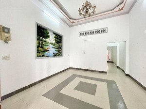 gần coopmart bình triệu & đại học luật - vị trí trung tâm chủ gấp bán nhanh xe hơi đỗ cửa 90m