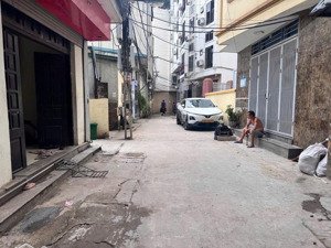 bán nhà triều khúc - oto đỗ trong nhà - bãi xe ngay cạnh - ngay sát nguyễn xiển - đầy đủ công năng