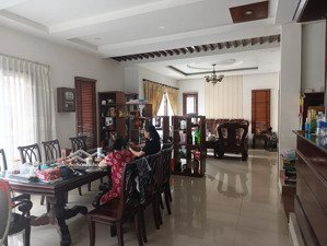 bán nhà cù chính lan 173m 3 tầng - 35 tỷ - nhà góc 3 mặt thoáng