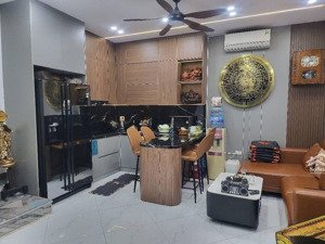 bán nhà riêng tại lý sơn, 7,9 tỷ, 32 m2, 3pn, 4wc, 5 tầng, mặt tiền 6m