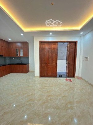 nhà mới đức giang 36m,5 tầng giá 6,1 tỷ tiện ích bạt ngàn