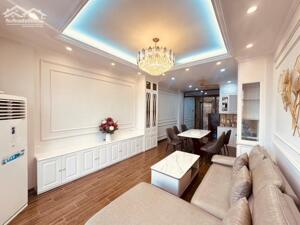 Bán nhà Nguyễn Văn Cừ 125m2 diện tích rộng vị trí đẹp ô tô vào nhà 18.5 tỷ