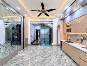 nhà 5 tầng 80m2 thang máy phân lô tuyến 3 văn cao ngay gần cafe ông bầu