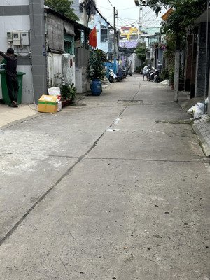 chdv ngang 8m - 33 phòng -thu nhập 70tr/tháng-hẻm xe hơi 5m gần mt nguyễn văn quá - bán gấp