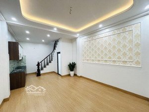 bán gấp nhà kiến hưng oto đỗ cửa. gần trường cấp 1,cấp 2 và ủy ban phường .