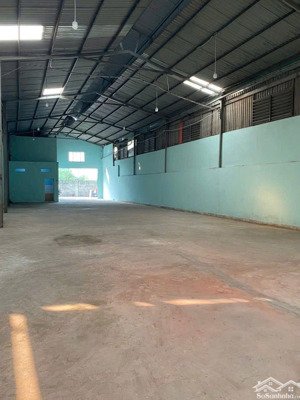 cần bán kho dt:400m(10x40m2)sát bên kcn visip1 p bình hoà ,thuận an,bình dương