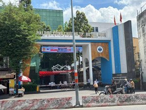 cho thuê nhà mặt tiền đẹp, đối diện trường đại học công thương