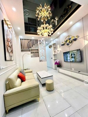 bán nhà- hồ văn chương - đống đa, 38m2 * 5 tầng, mt 4m , ba gác tránh, ngõ nông rộng, giá 6,9 tỷ.