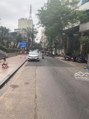 bán gấp khách sạn mặt phố phạm hồng thái, ba đình 210m2 11 tầng thang máy 57 phòng dt 5 tỷ 165 tỷ