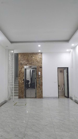 cho thuê nhà mặt phố tây kết diện tích 50m x 6 tầng mt 5m thông sàn thang máy