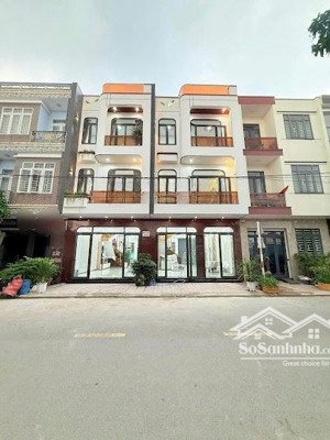 bán nhà 2 lầu 1 trệt gần làng đại học quốc gia hồ chí minh