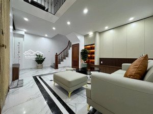 bán nhà siêu đẹp ngọc lâm long biên 30m mt 5.76m 6 tầng full đồ ô chờ thang máy ô tô đỗ cổng 8.3 tỷ