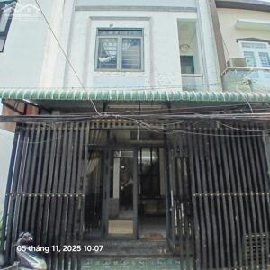 Nhà lầu trục chính hẻm trung tâm Cần Thơ