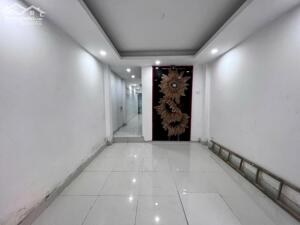 Cần bán gấp nhà đẹp phân lô Lạc Long Quân 47m2, 6T, ô tô đỗ cửa, thang máy ở ngay