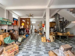 nhà ngang lớn giá tốt cho thuê lâu dài đường quốc lộ 1, an phú đông