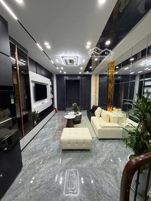 đội cấn - 4 tầng - sổ vuông 45m2 - thông hoàng hoa thám- lô góc 3 thoáng - 20m ra phố - ngõ 3 gác