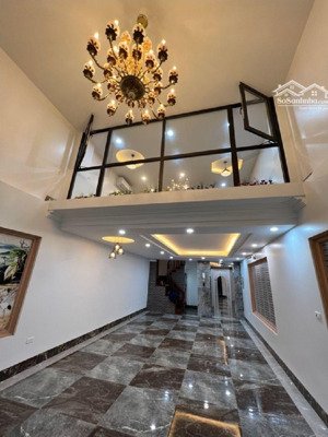 nhà mới 7 tầng thang máy. 38m2. giá: 10.9 tỷ phố đi bộ trịnh công sơn - tây hồ. gần hồ tây