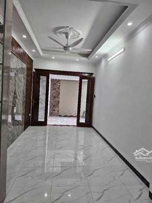 bán nhà đẹp phúc lợi long biên ở luôn lô góc - ô tô qua cổng-5,8 tỷ-30m2