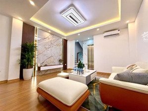 nhà đẹp ngã tư sở - 6 tầng thang máy - nội thất đẹp miễn chê - zá chỉ nhú 12 đồng