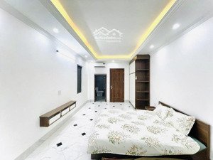 buzz... sát phố cổ - lõi long biên - ô tô đỗ cửa - full nội thất.