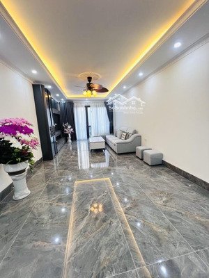 nguyễn văn linh -thạch bàn- long biên 6 tầng thang máy - oto full nội thất chỉ nhô 9 tỷ