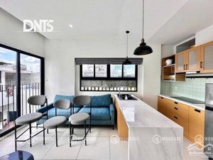 căn hộ tách bếp ban công full nội thất ngay sân bay tân bình