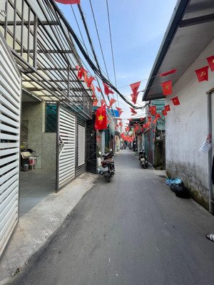 gần ô tô phố minh khai, ngõ rộng 3m, 1 nhà ra phố, lô góc, nhà mới, chủ tặng toàn bộ nội thất 42m.